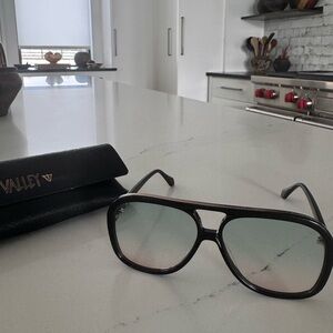 Valley Eyewear BANG Black Frames Sunglasses | Like New
